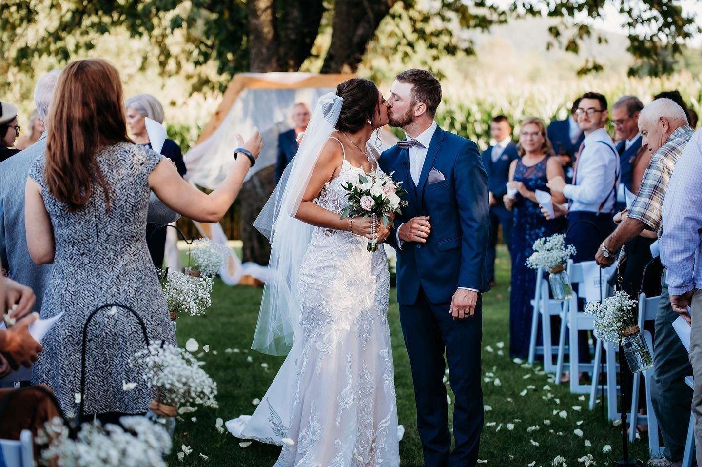 carousel-hero-element image-0